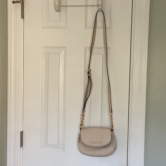Michael Kors Cream color Crossbody Bag with Gold accents - Picture 8 of 10